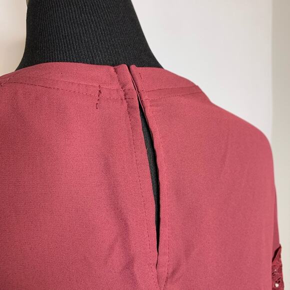 Harlowe & Graham maroon lace trim peasant top size Large NWT - Picture 6 of 10